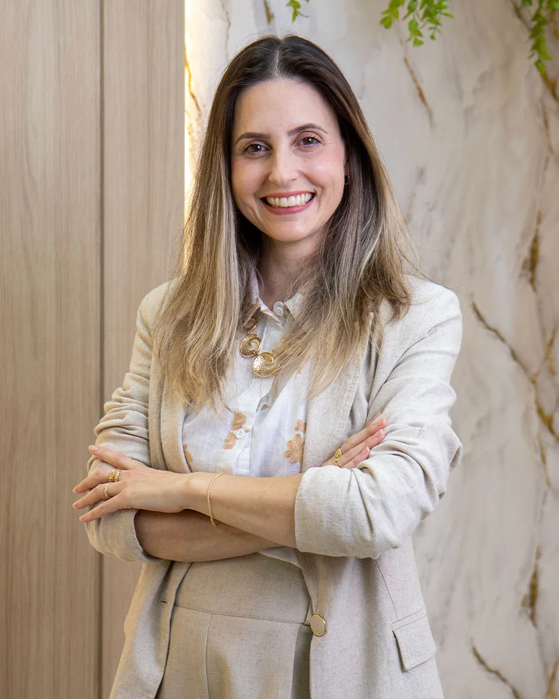 Retrato da Dra. Suéllen Portilho, cirurgiã-dentista CRO-PR 23573